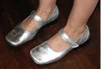 DIY Cheap Wedding Shoes In Silver or Gold